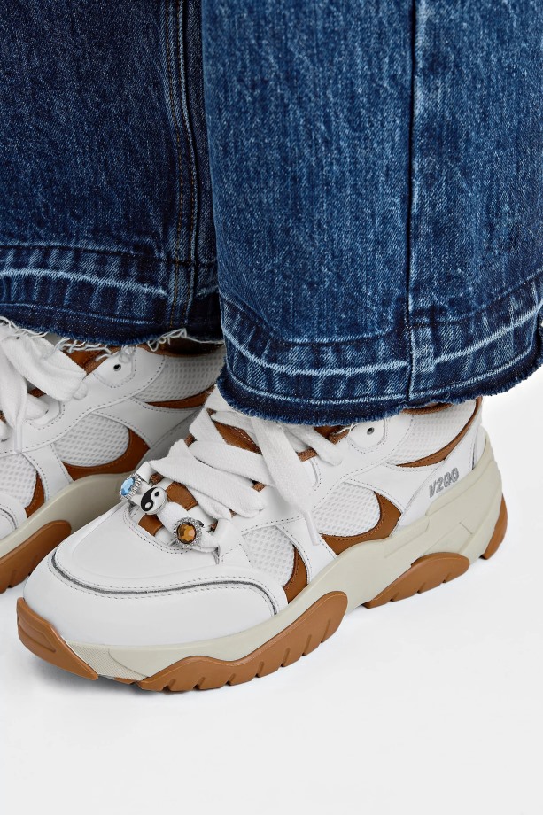 Meerval Lo Witte Kameel Axel Arigato