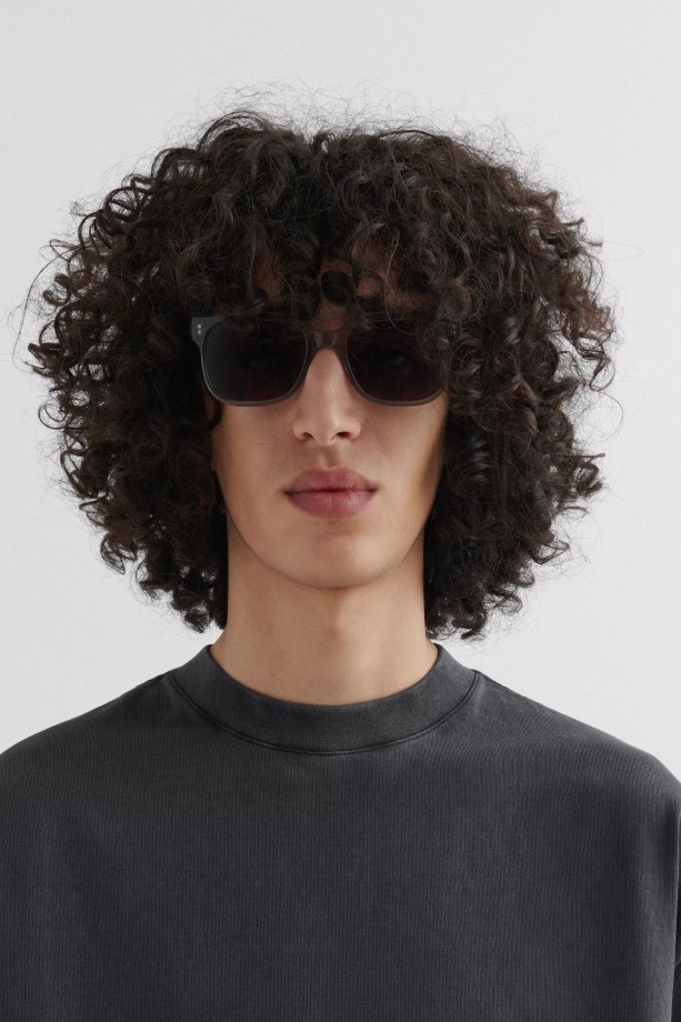 Jet Vierkante Zonnebril Lichtgrijs Grijs Axel Arigato