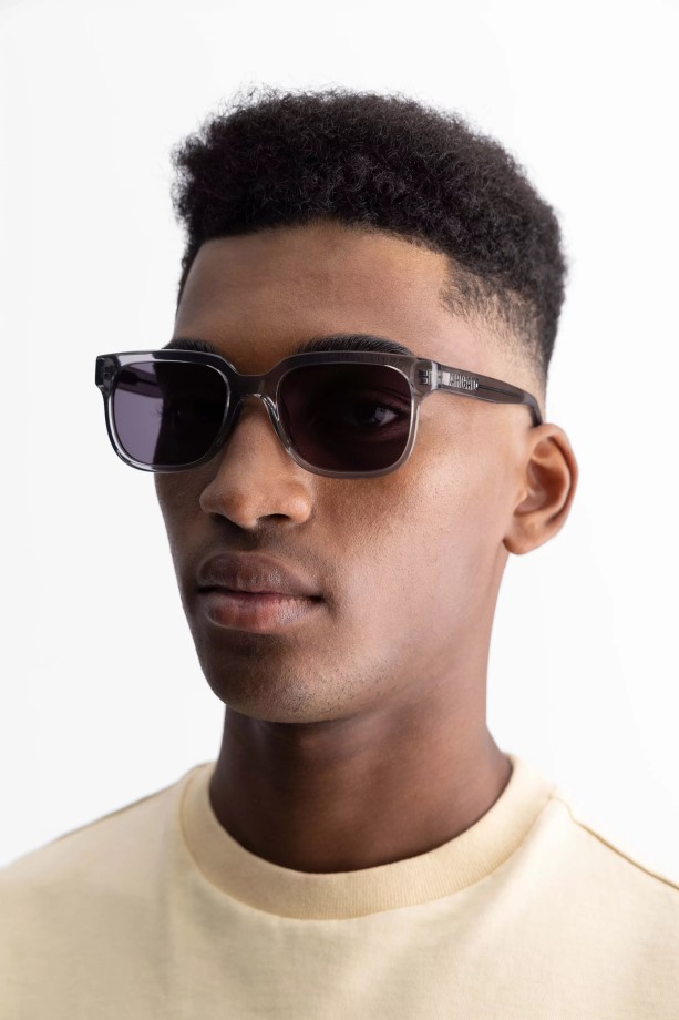 Jet Vierkante Zonnebril Lichtgrijs Grijs Axel Arigato