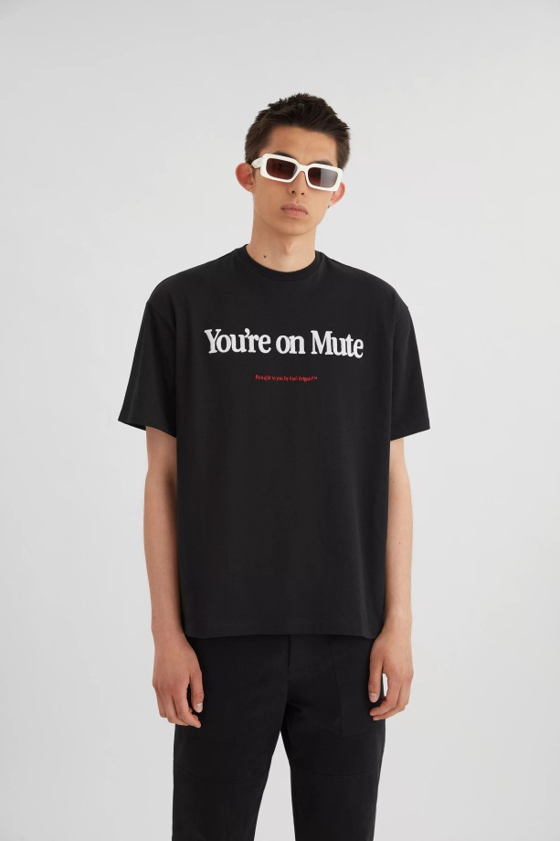 Mute T-shirt Zwart Axel Arigato
