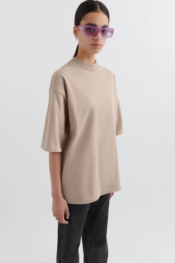 Formule Oversized T-shirt Licht Taupe Axel Arigato