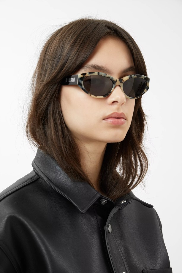 Tonia Cat-eye Zonnebril Axel Arigato Beige Turtle Black