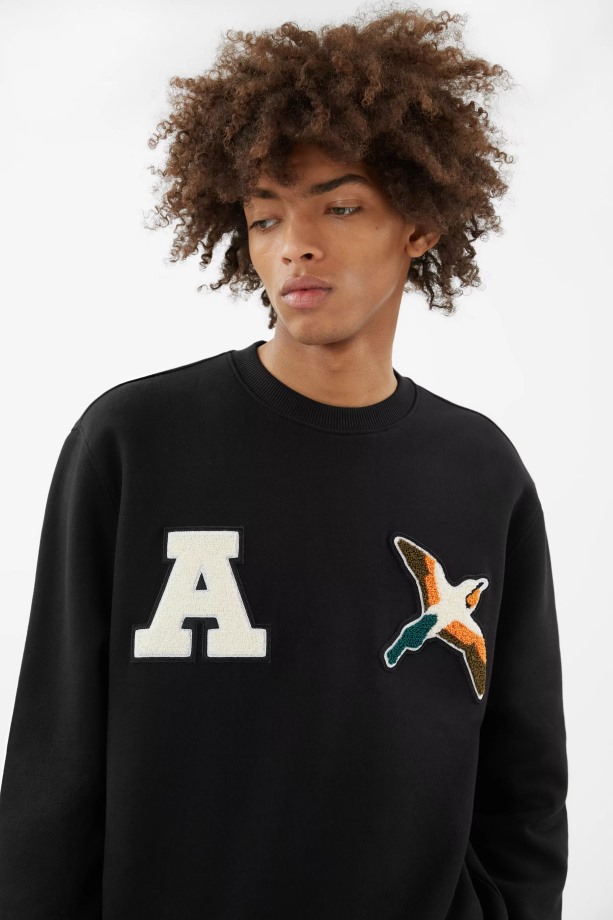 Varsity Bee Bird Sweatshirt Axel Arigato Zwart
