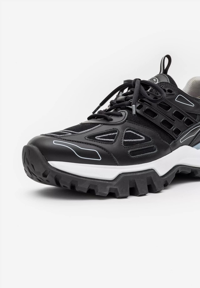 Marathon R-tic Axel Arigato Zwart Grijs