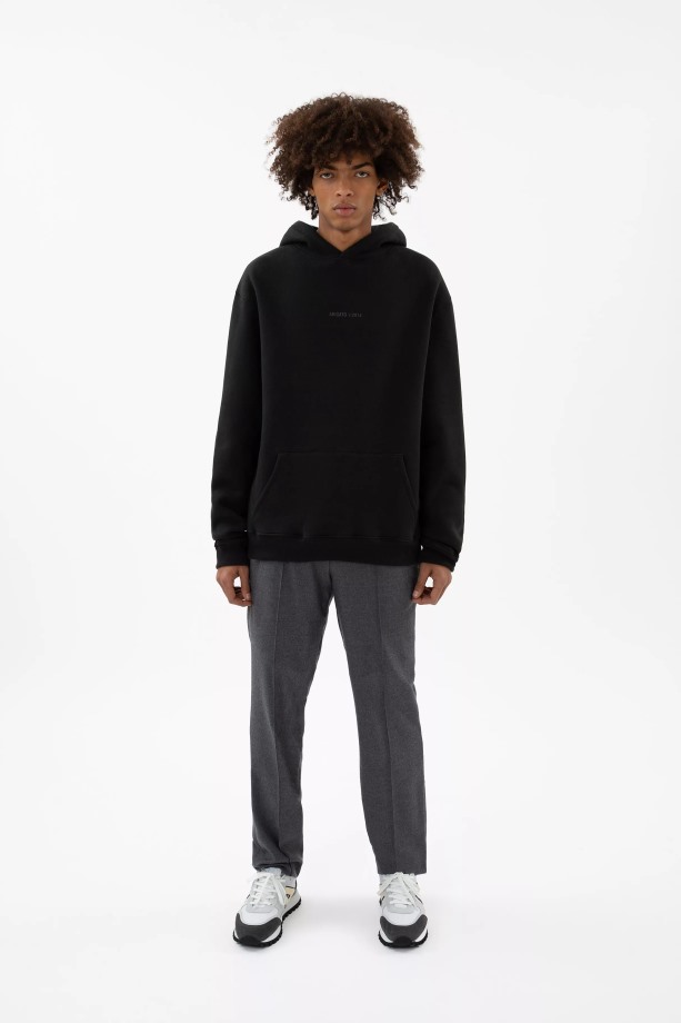 Monogram Hoodie Zwart Axel Arigato