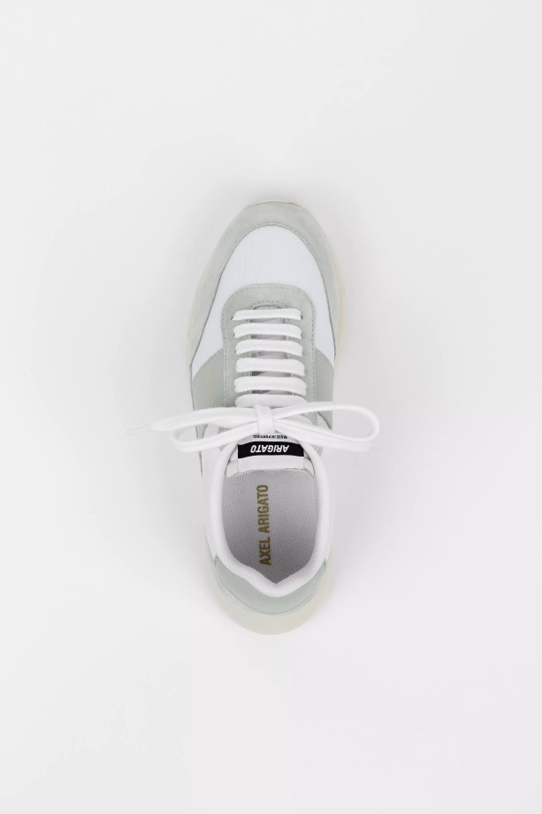 Axel Arigato Witte Stoffige Salie Genesis Vintage Runner