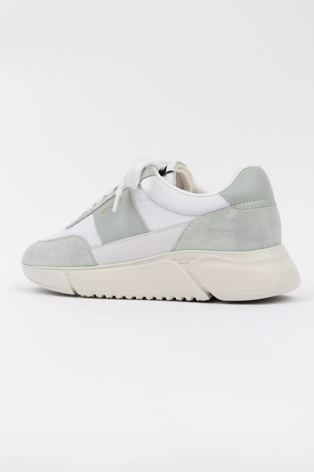 Axel Arigato Witte Stoffige Salie Genesis Vintage Runner