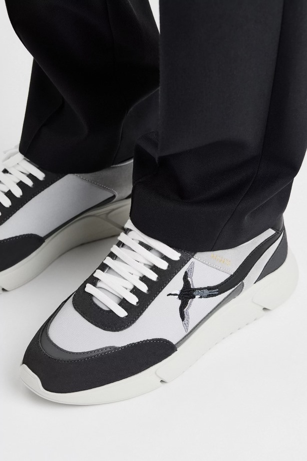 Genesis Streep Bij Vogel Grijs Axel Arigato