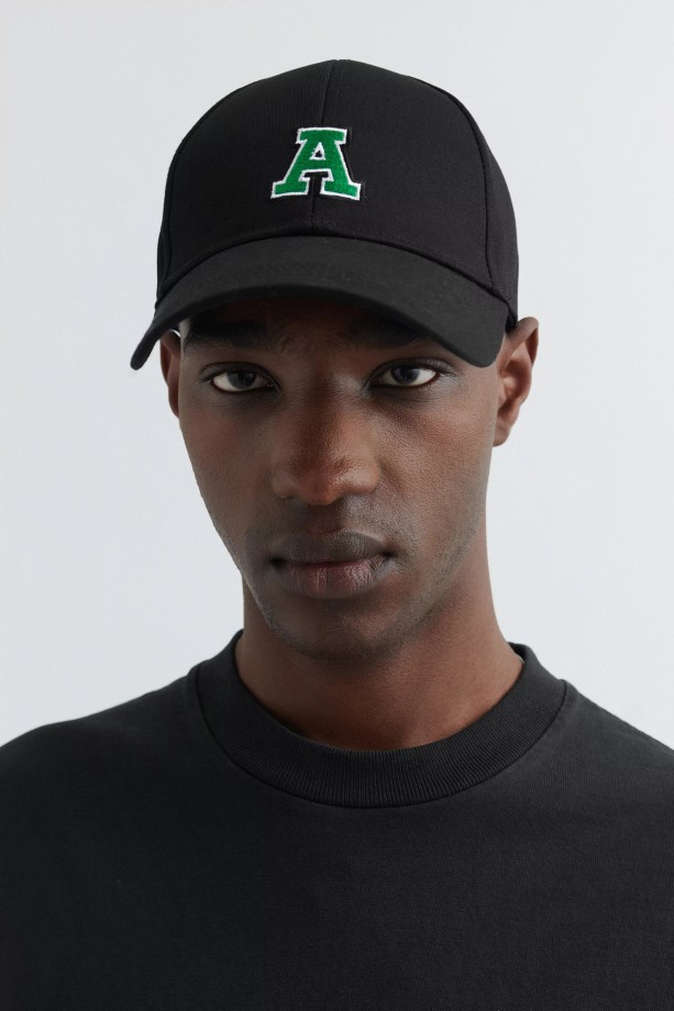 Varsity Pet Zwart Axel Arigato