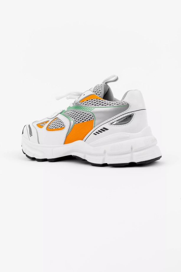 Marathonloper Axel Arigato Wit