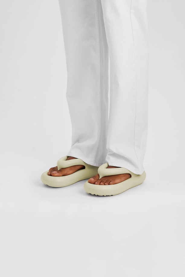Axel Arigato Groene Delta Sandalen
