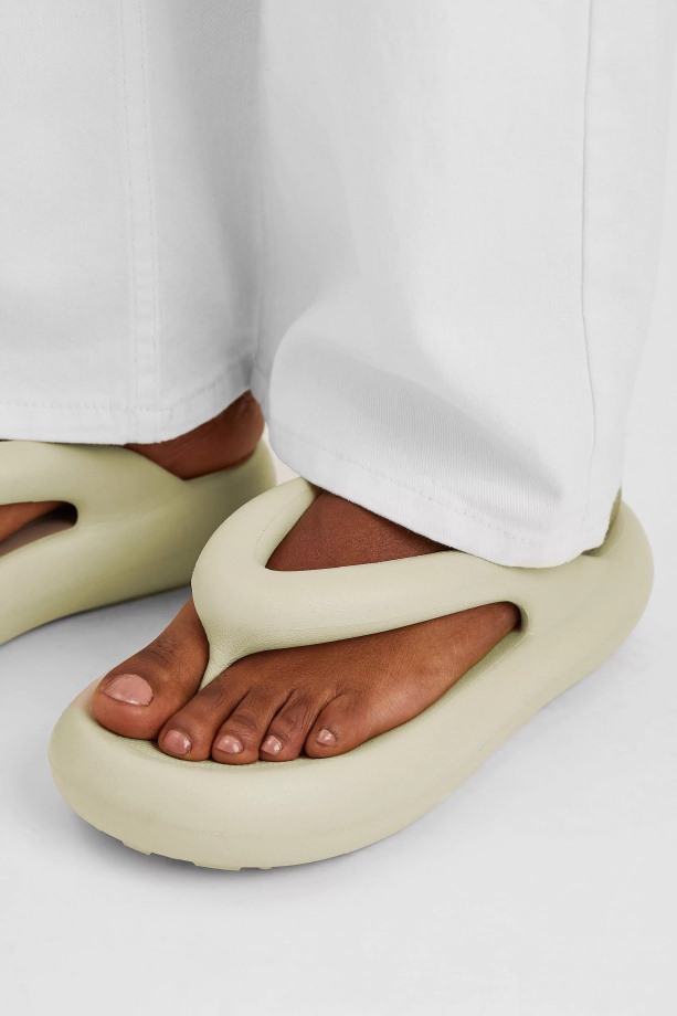 Axel Arigato Groene Delta Sandalen