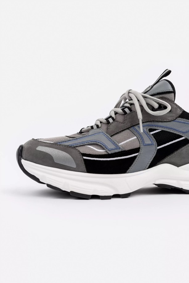 Marathon R-trail Donkergrijs Axel Arigato