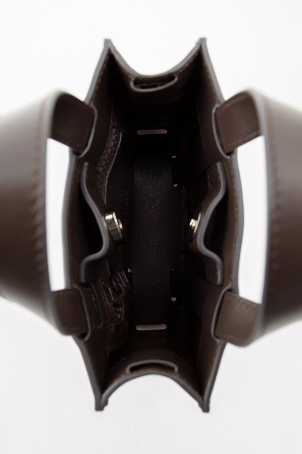 Trait Monogram Leren Tas Donkerbruin Axel Arigato