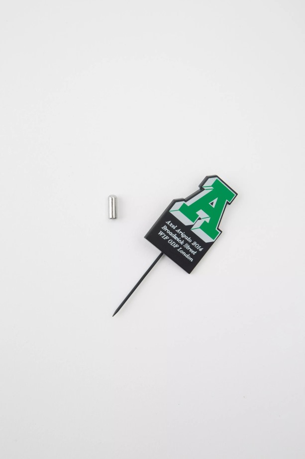 London A Pin Heldergroen Axel Arigato